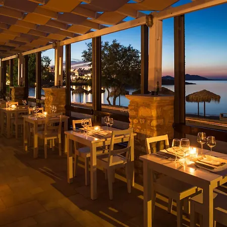 Ξενοδοχείο Contaratos 4*