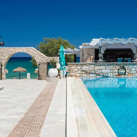 Contaratos 4* Naousa (Paros)