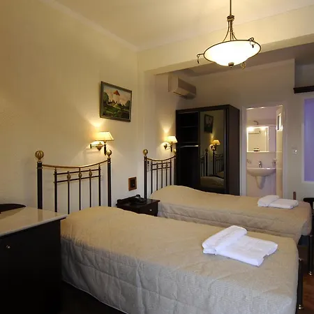 Contaratos Νάουσα