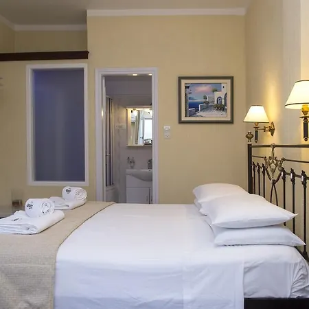 Ξενοδοχείο Contaratos 4*