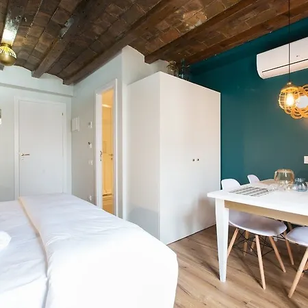 Contaratos Νάουσα