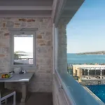 Contaratos Hotel Náoussa