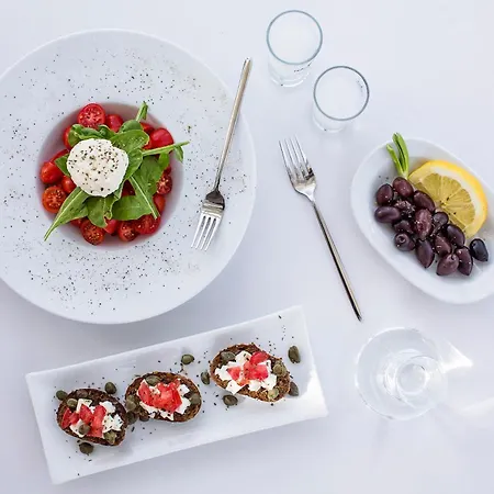 Contaratos 4* Naousa