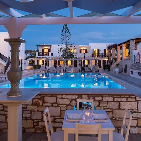 Hotel Contaratos Naousa (Paros)