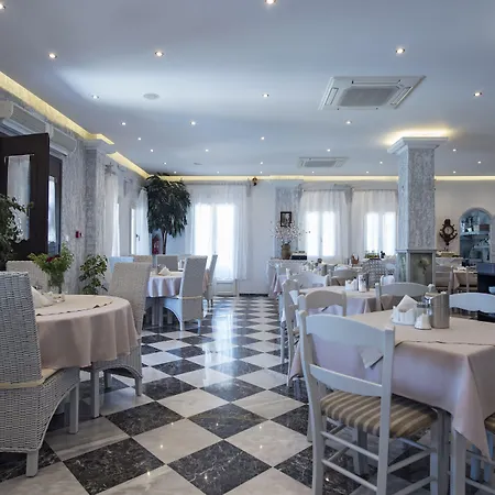 Contaratos Hotel Naoussa