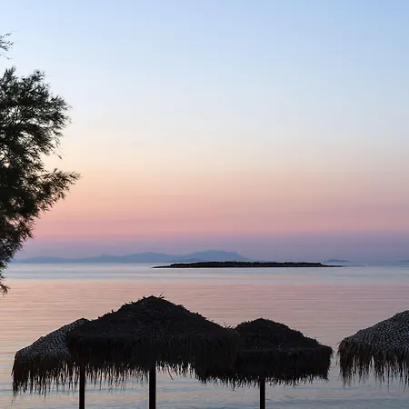 Ξενοδοχείο Contaratos 4*