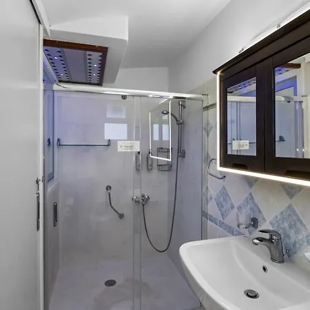 Contaratos Hotel Naoussa