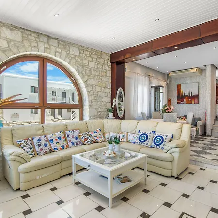 Hotel Contaratos