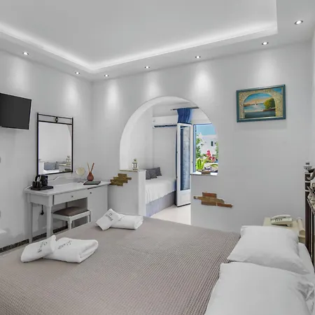Contaratos 4* Naoussa