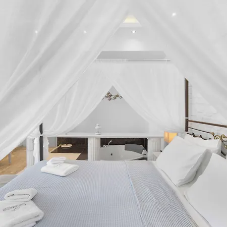 Contaratos Hotel 4*