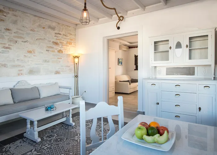 Hotel Contaratos Naousa (Paros)