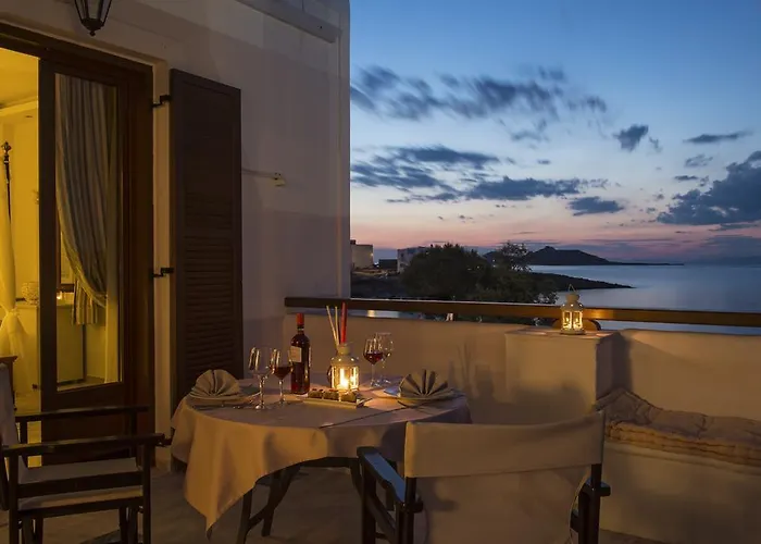 Contaratos Naousa (Paros)