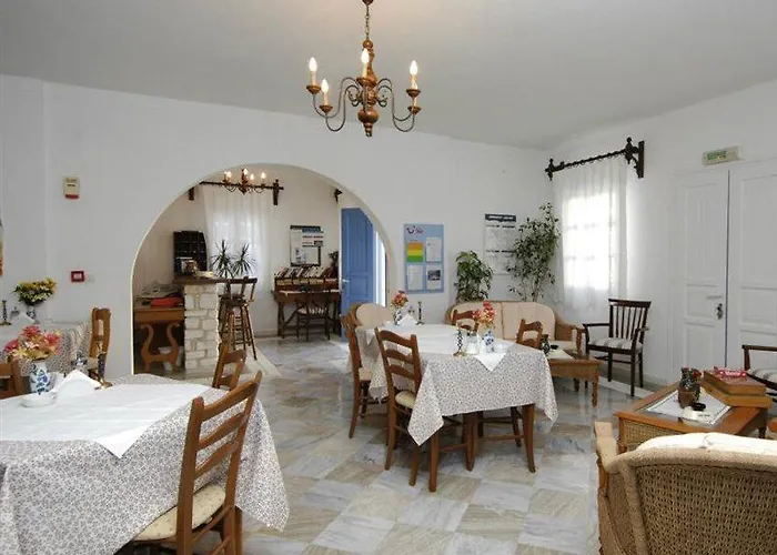 Contaratos Hotel Naousa